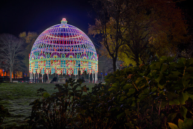 La coupole de lumière au Jardin Public